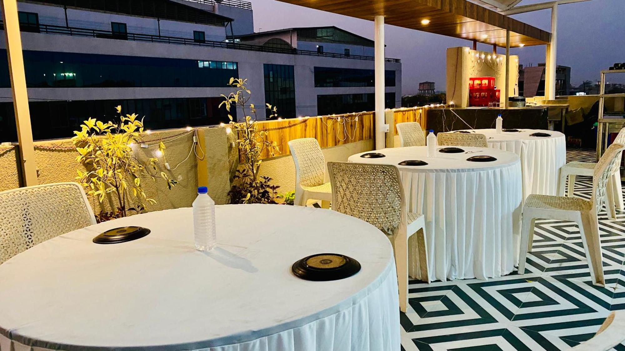 Hotel Aranyasutra Inaya, 印多尔 外观 照片