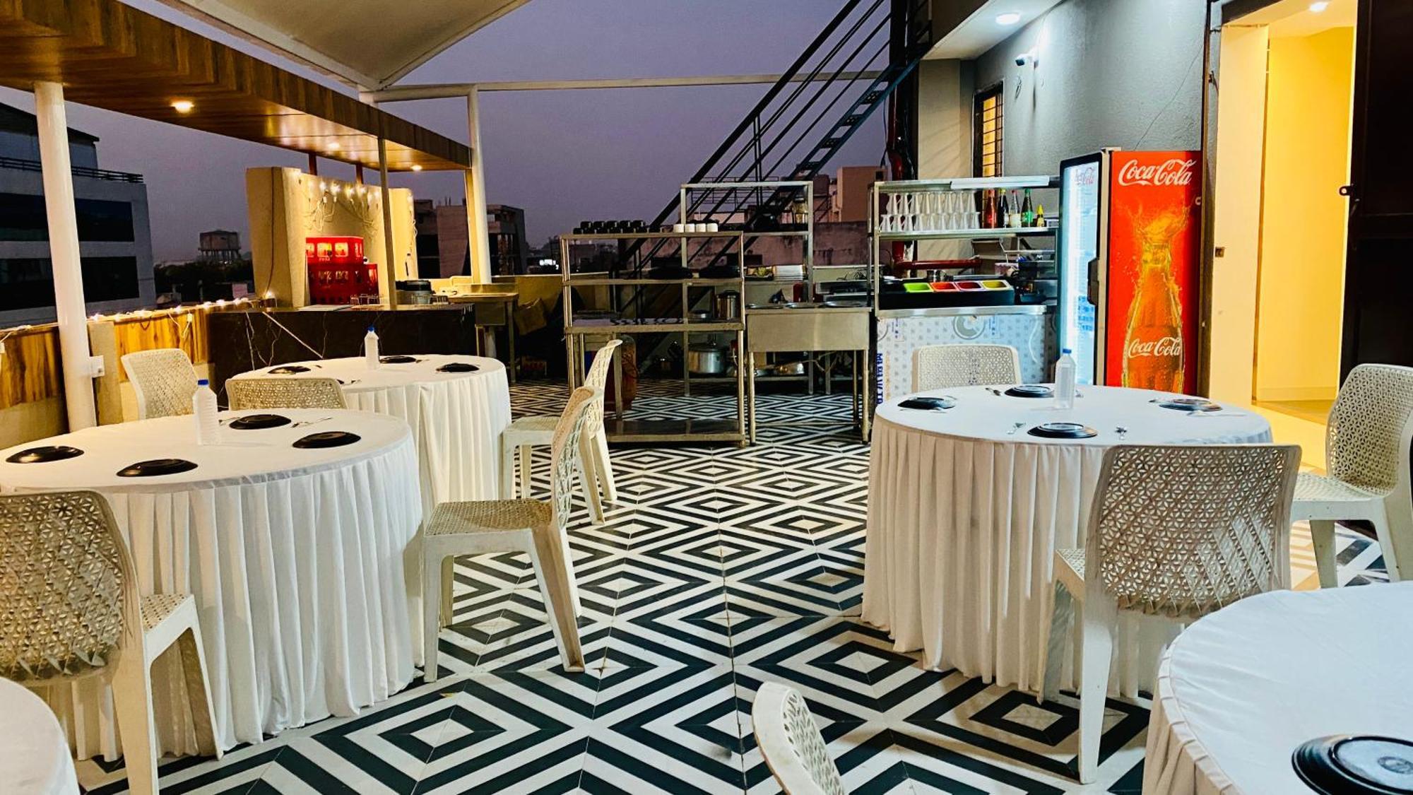 Hotel Aranyasutra Inaya, 印多尔 外观 照片