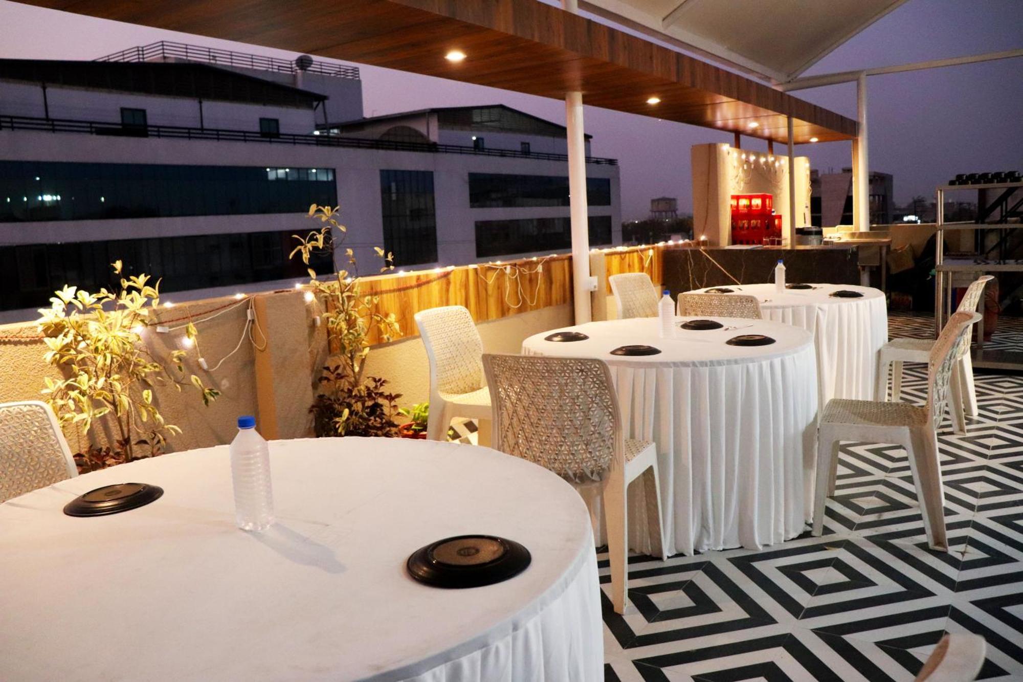 Hotel Aranyasutra Inaya, 印多尔 外观 照片